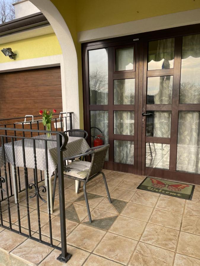Apartments Sterna Грожнян Экстерьер фото