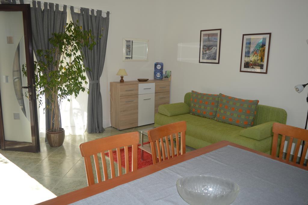 Apartments Sterna Грожнян Экстерьер фото